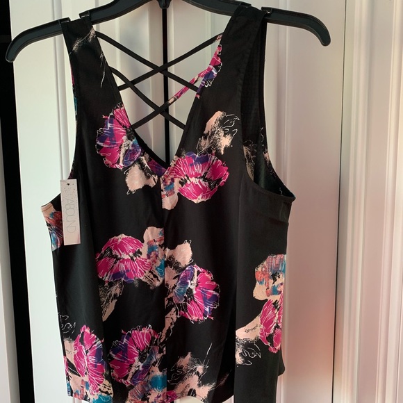 ✨NWT.  ABOUND "BLACK STORYBOOK FLORAL" TANK.   S - Picture 2 of 3